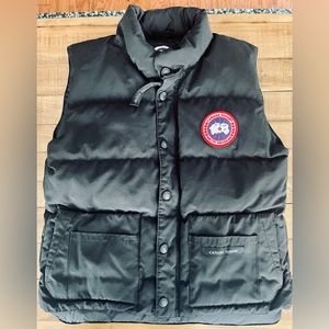 Canada Goose down vest black in youth large